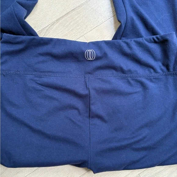 Balance Collection Blue Leggings - Picture 4 of 5